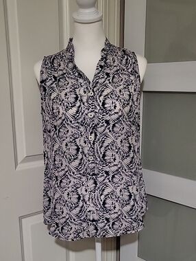 Cabi 5038 Blue White Floral Henley Blouse XS Sleeveless High Low Top